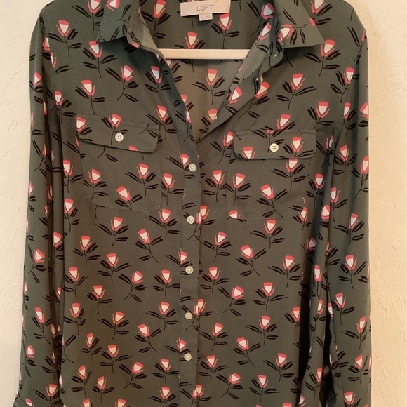 LOFT Floral Button-Down Blouse – Size M - Picture 3 of 5